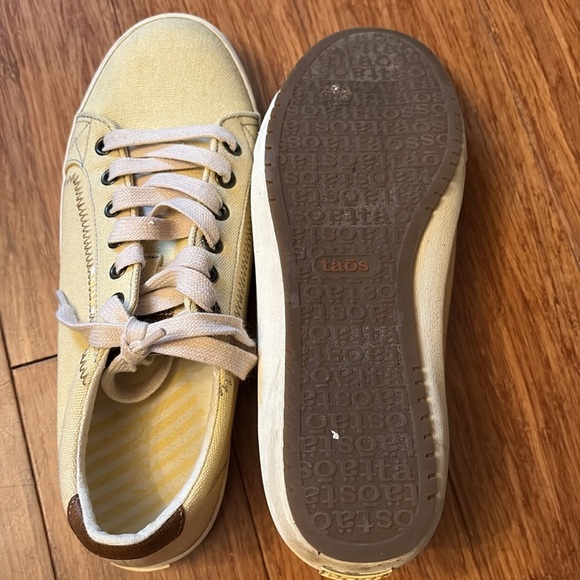 Taos Yellow Canvas Women's Sneakers - size 8.5 - sunburst - Picture 6 of 7